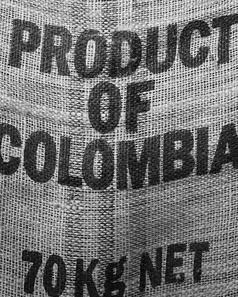 Saco de yute con la inscripción Product of Colombia